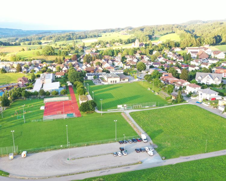 Sportplatz Breite